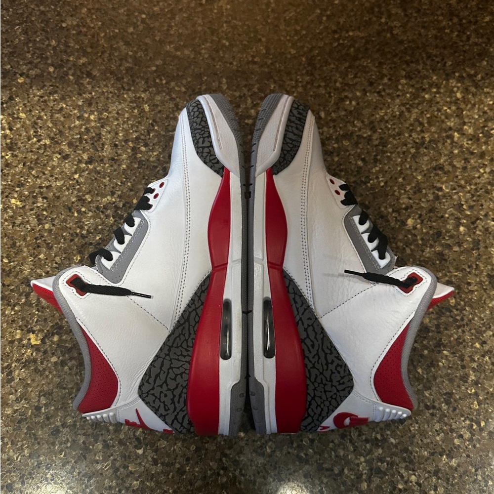 Jorden 3 retro fire red